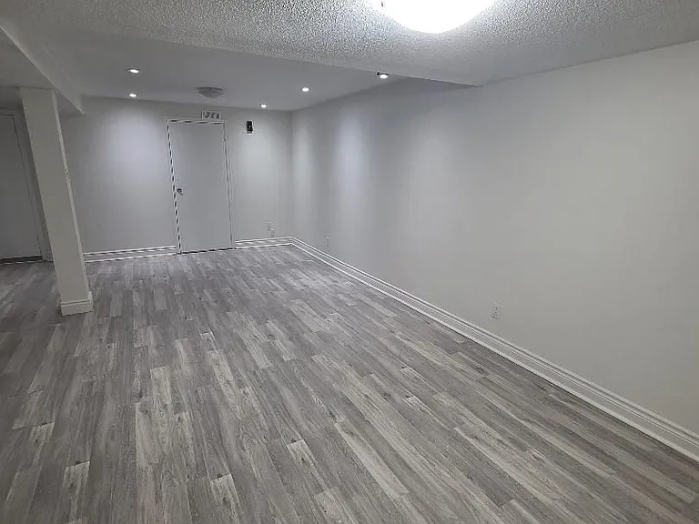 26 Millcroft Way #BSMNT — Photo 5