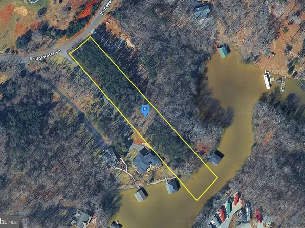 1099 Bridgewater Ln, Moneta, VA 24121