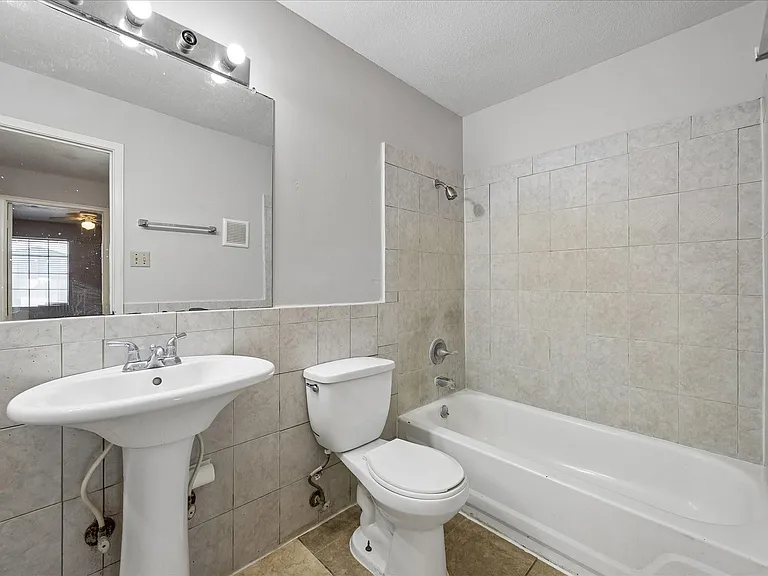 9700 Leawood Blvd #702 — Photo 19