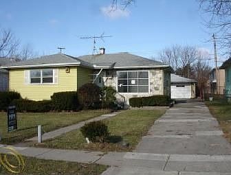 1st image of 942 Monroe St