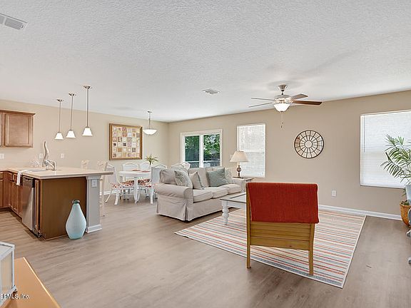 2nd image of 13804 Majestic Ct
