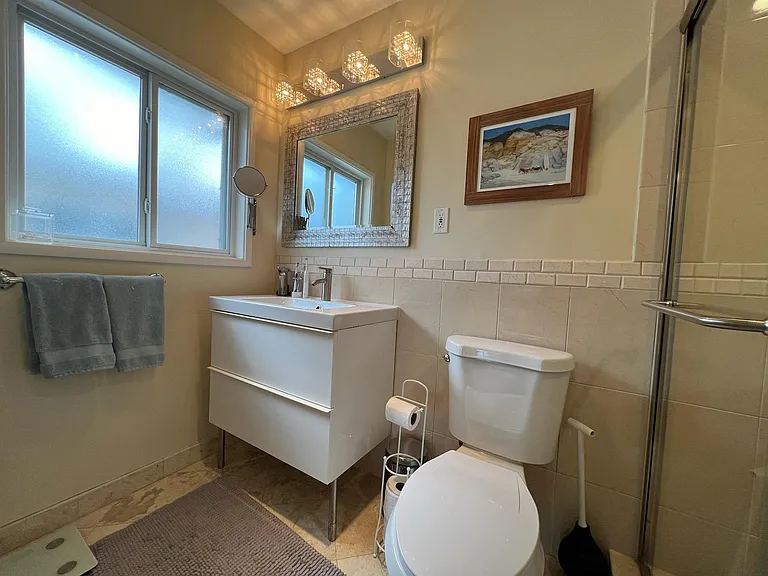 1776 Parrott Dr — Photo 12