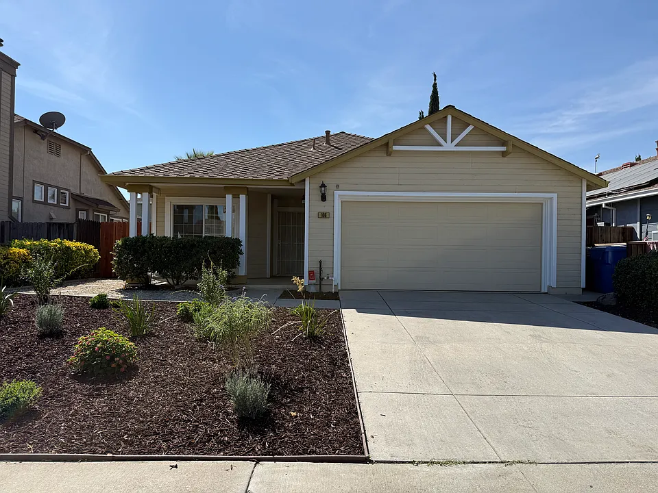 106 Hanson Ln
