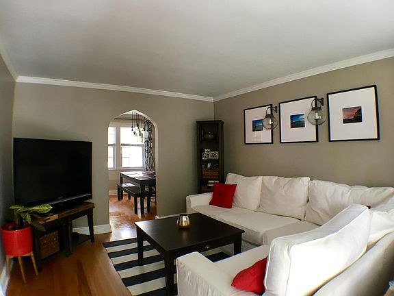 2nd image of 562 E Nelson Ave
