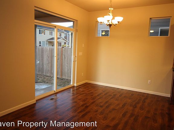 4th image of 15916 93rd Ave E