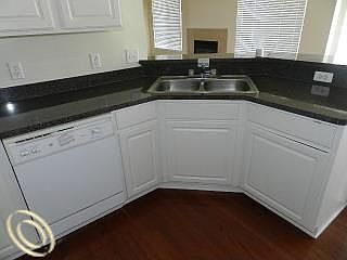 4th image of 43644 Arborview Ln