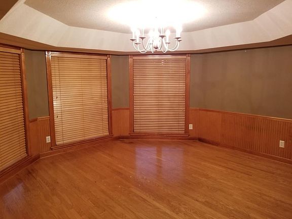 3rd image of 2701 SE North Lookout Blvd