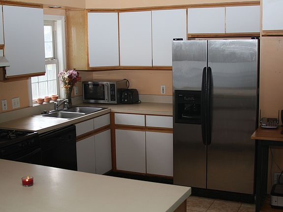 Main Level - Kitchen