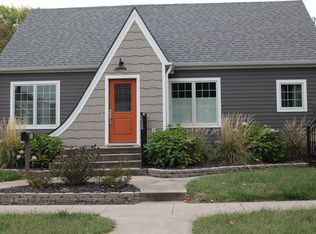508 W 2nd St, Pella, IA 50219