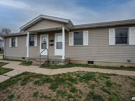 3rd image of 310 W 9th St