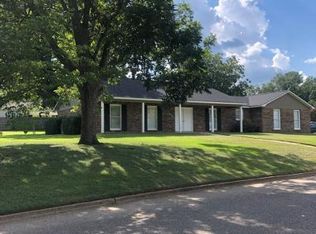 703 Overlook Dr, Dothan, AL 36303