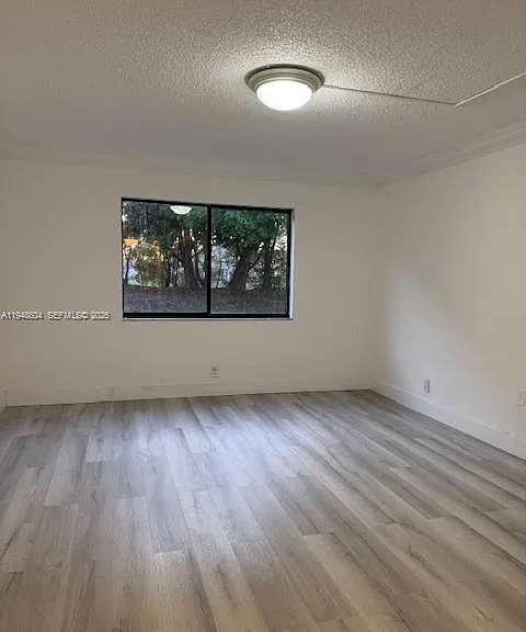 321 Lakeview Dr #105 — Photo 23