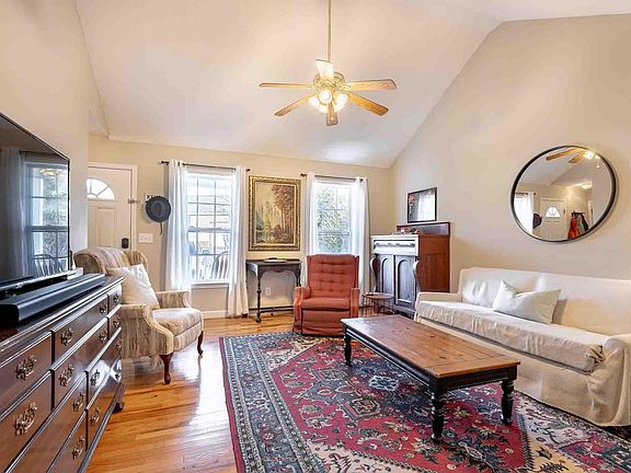 4th image of 204 Cosmic Ct