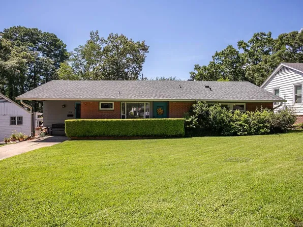 1318 Pine Valley Rd, Little Rock, AR 72207