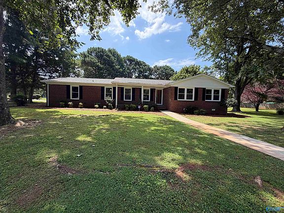 3rd image of 181 Charles Dr
