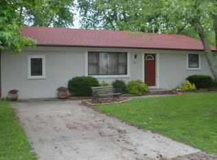 865 Price St, Aurora, MO 65605