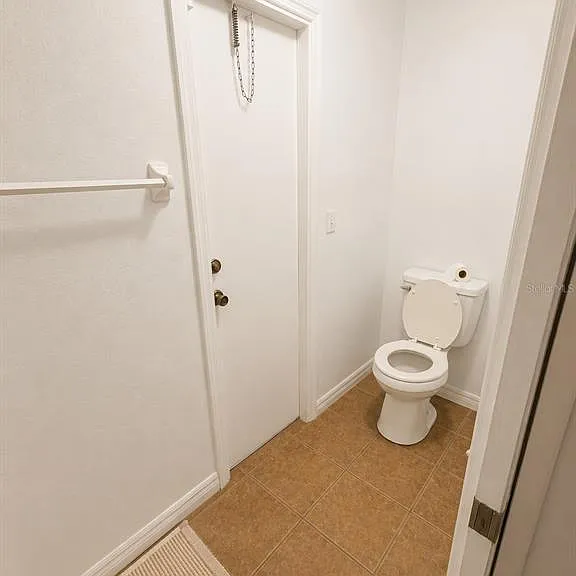 2113 N Normandy Blvd — Photo 2