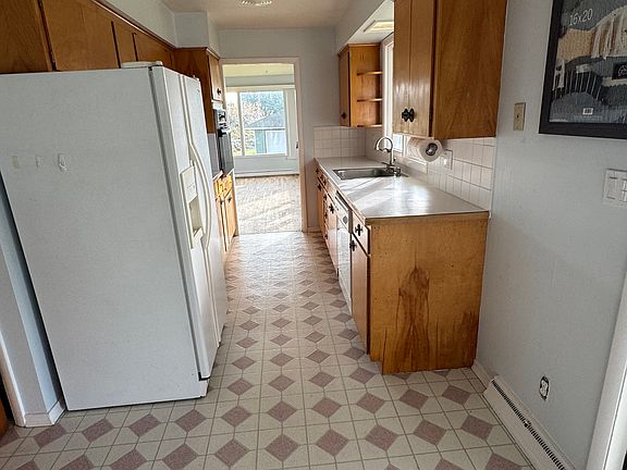 4th image of 9723 Lincoln Ln