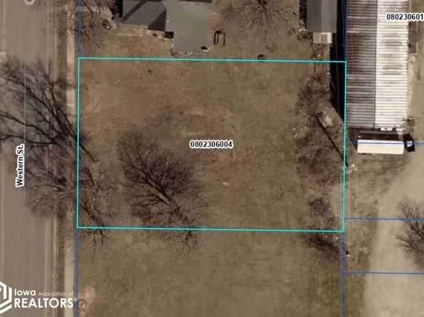 202 N Western St, Lake Mills, IA 50450