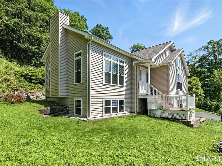 11 Squantz View Dr — Photo 27