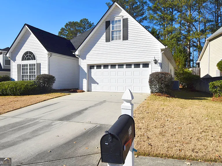 219 Turnbridge Cir — Photo 2