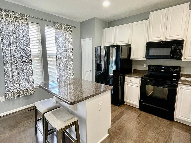 102 Woodside Dr — Photo 8