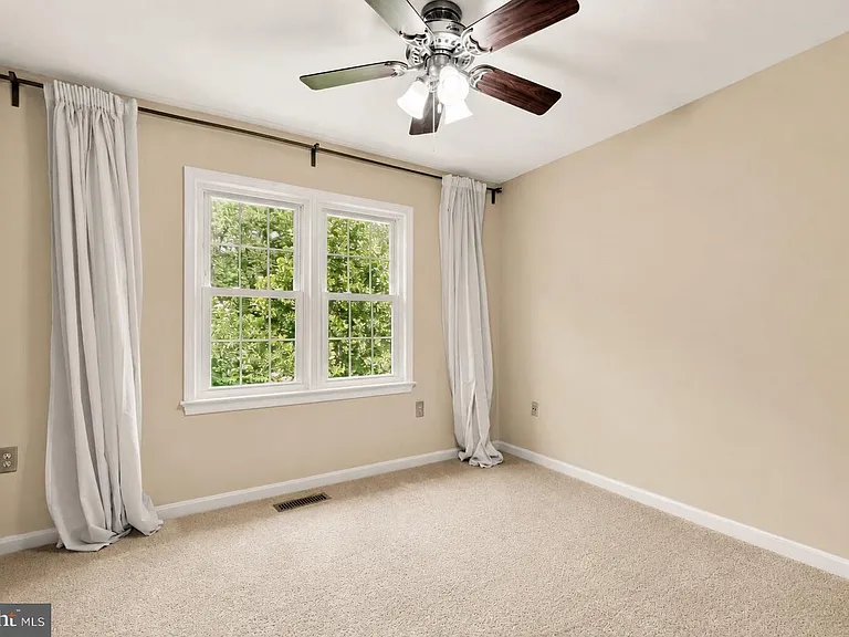 8221 Doctor Craik Ct — Photo 20