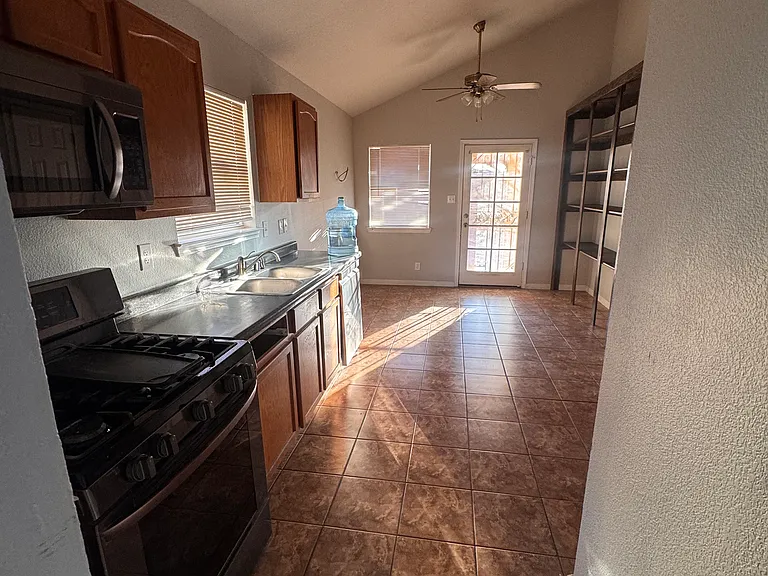 4121 Tierra Bronce Dr — Photo 9