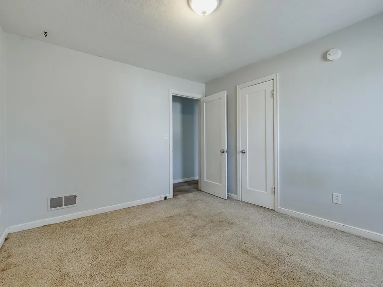 1222 9th St NE #UPSTAIRS — Photo 11