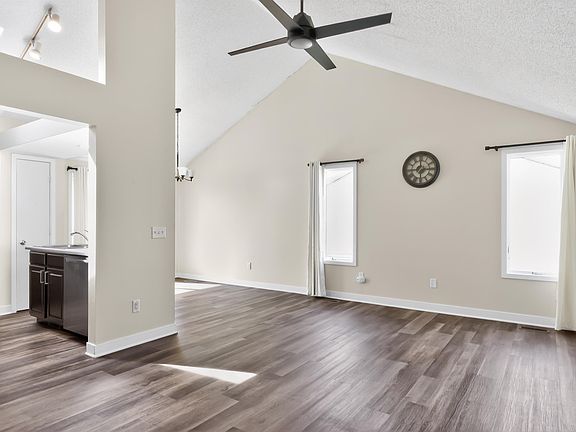 5th image of 7422 Woodsmill Ct