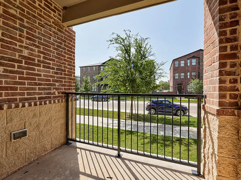 207 W Apache St — Photo 23