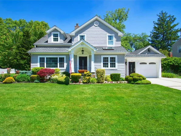 41 Princeton Street, Garden City, NY 11530