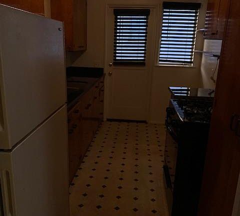 5th image of 544 S Sierra Madre Blvd