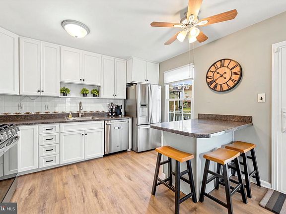 5th image of 614 Woodgate Ln