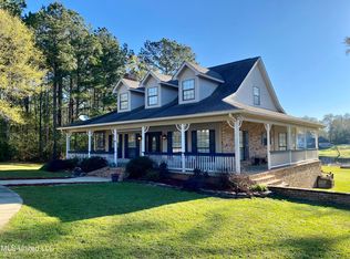 31 Cove Lake Rd, Carriere, MS 39426