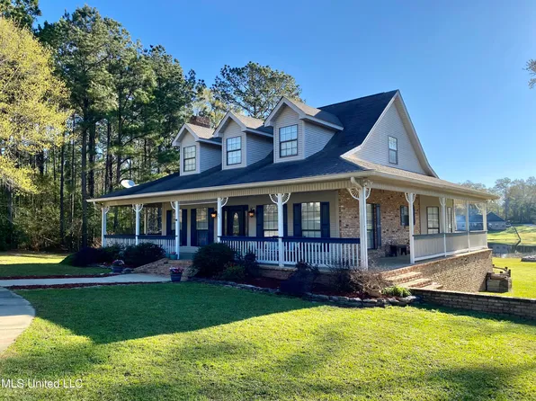 31 Cove Lake Rd, Carriere, MS 39426