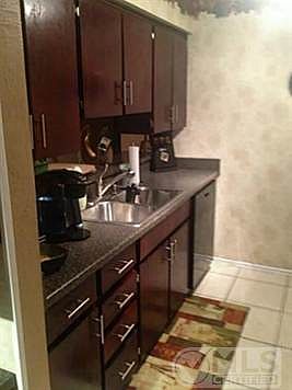 5th image of 2111 Candleberry Dr