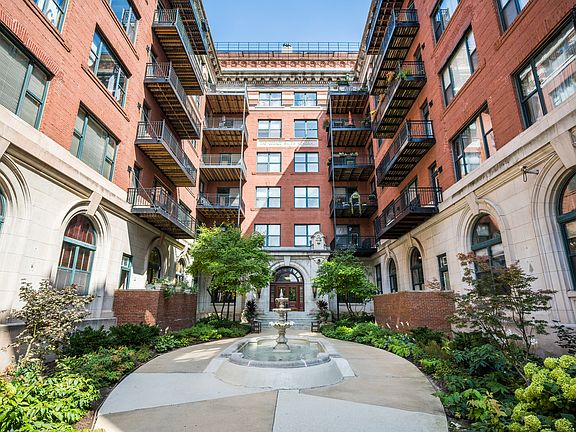2nd image of 1439 S Michigan Ave APT 402
