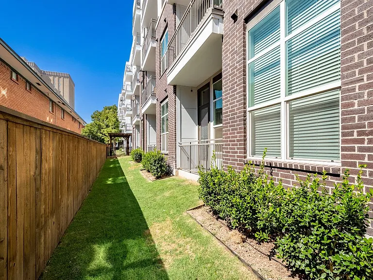 Luxia Swiss Avenue — Photo 16