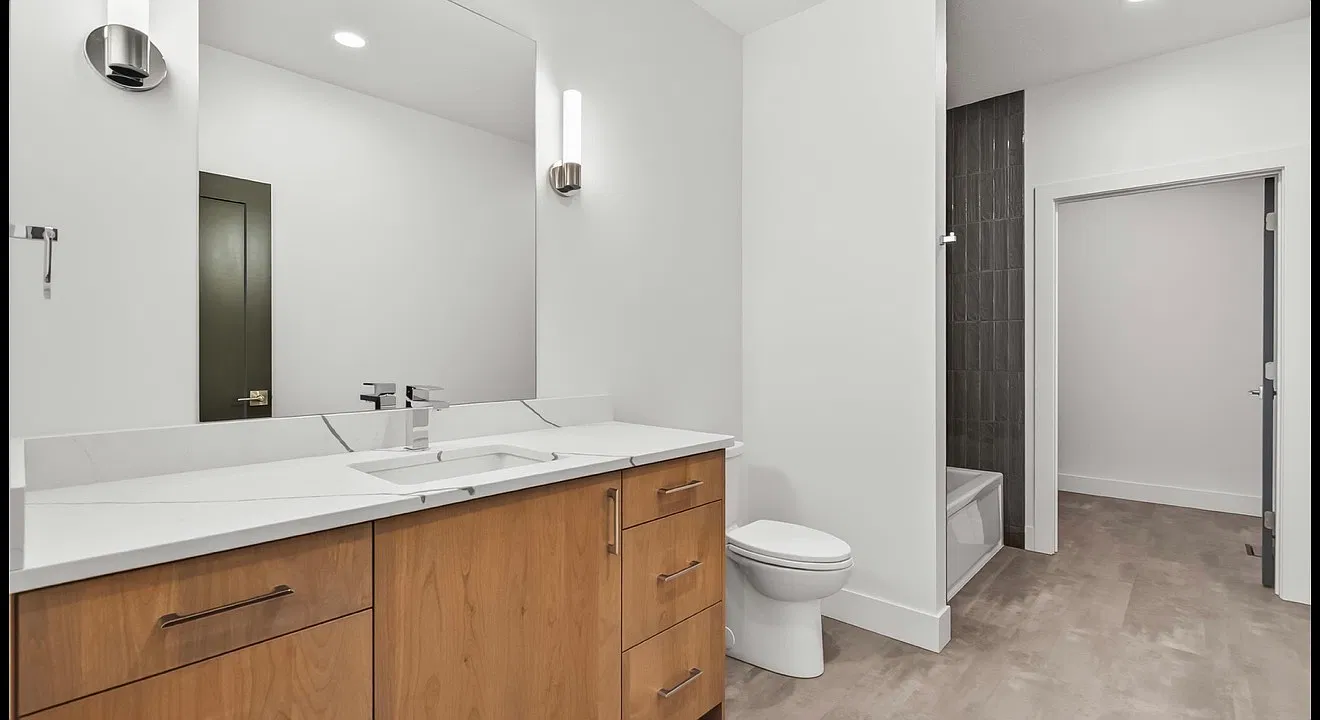 3 bed, 1456 sqft, $2,800 — Photo 1
