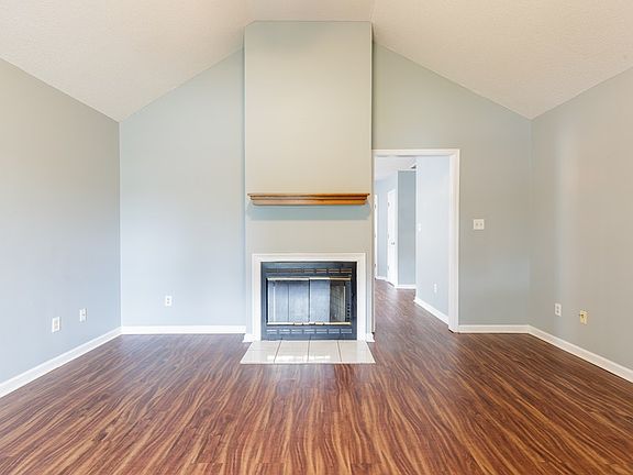 5th image of 319 Sawgrass Dr