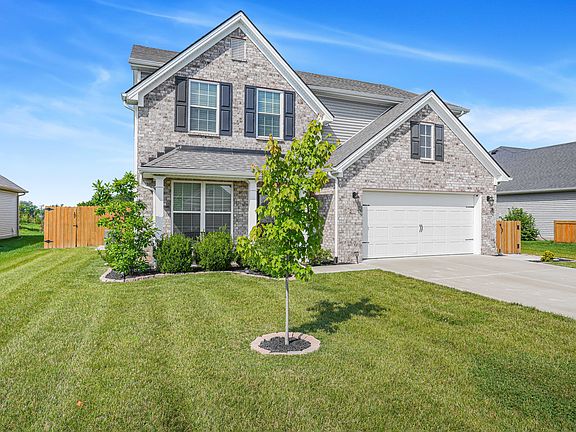 3rd image of 321 Fox Hollow Trl