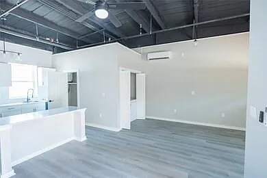 2612 Castle #H — Photo 10