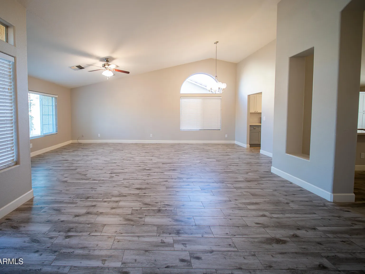 4 bed, 2.0 bath, 1915 sqft, $2,315 — Photo 2