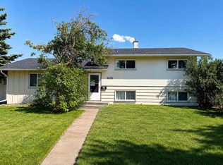 8432 W Elbow Dr SW, Calgary, AB T2V 1K7