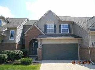 965 Sloane Ct #1, White Lake, MI 48386