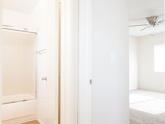 3rd image of 3710 Yosemite St APT 5