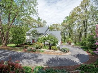 31 Cromwell Dr, Chester, NJ 07930