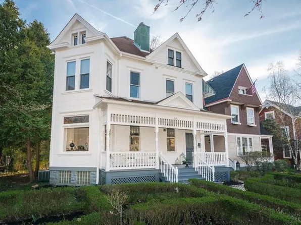 330 Frederick Ave, Sewickley, PA 15143