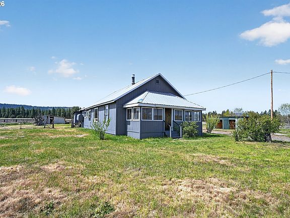 3rd image of 25660 Sprague River Rd